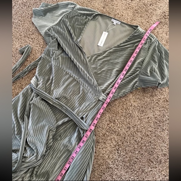 NWT Baltic Born Andi Ribbed Maxi Wrap Dress in Dusty Sage
size XXXL - Picture 10 of 12